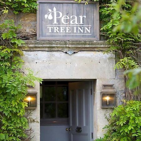 The Pear Tree Inn Melksham Exteriör bild